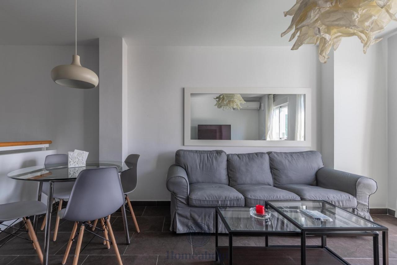 Fun Building By Homeabout Apartment Málaga